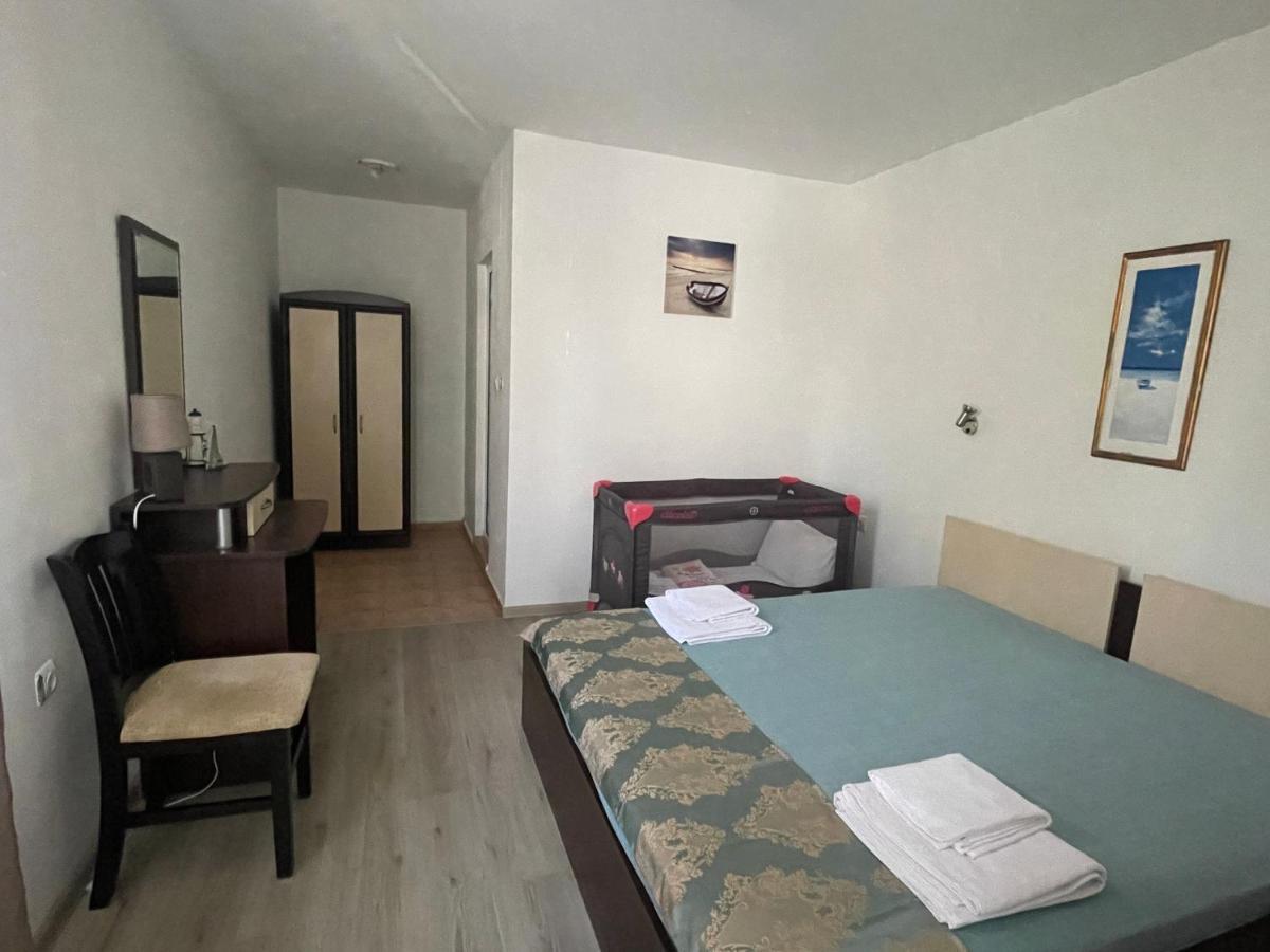 Family Hotel Aqua Ravda ภายนอก รูปภาพ