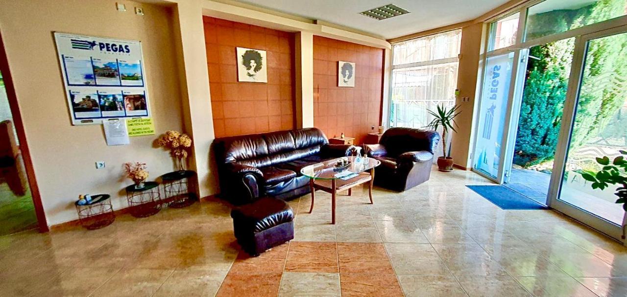 Family Hotel Aqua Ravda ภายนอก รูปภาพ