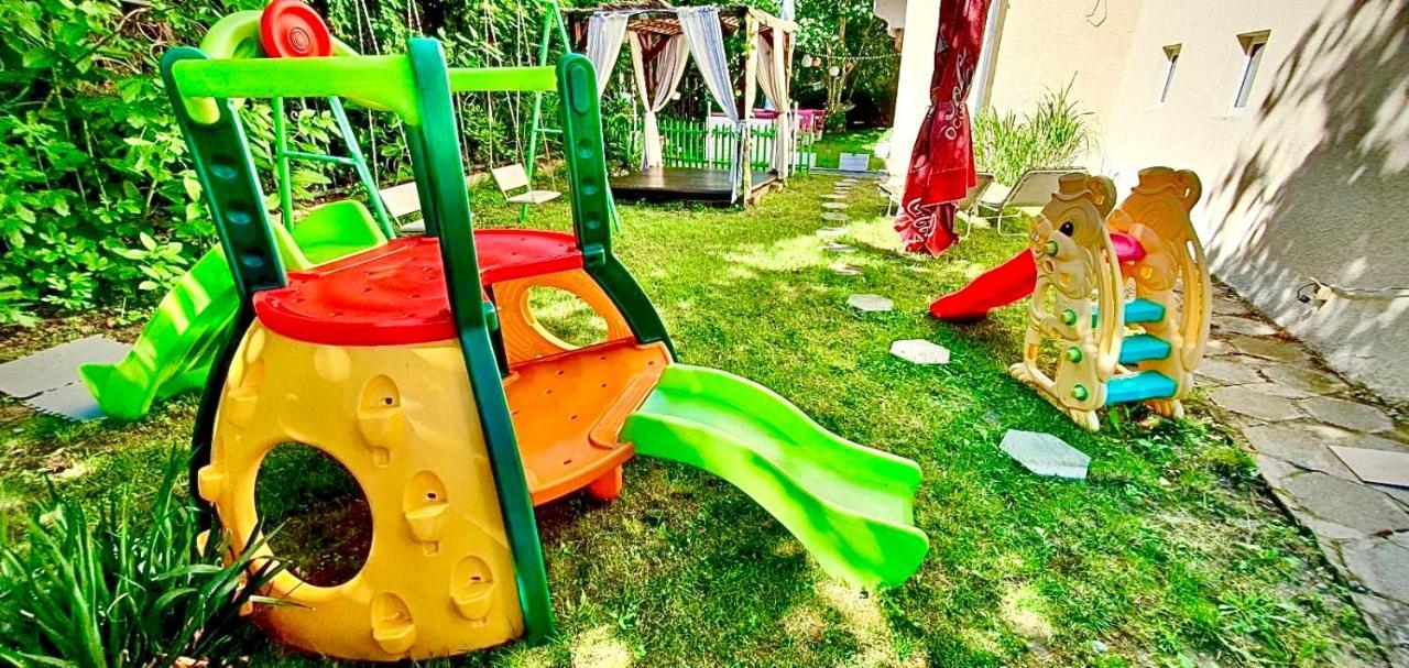 Family Hotel Aqua Ravda ภายนอก รูปภาพ