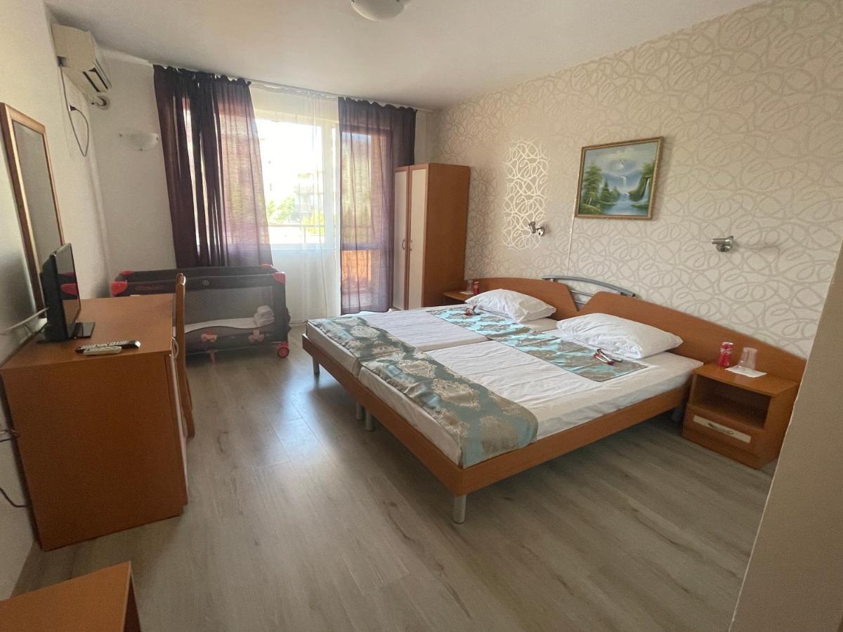 Family Hotel Aqua Ravda ภายนอก รูปภาพ